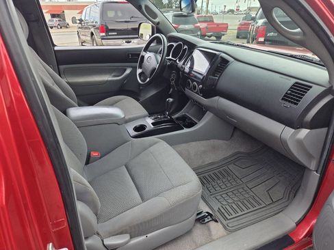Used 2011 Toyota Tacoma 4x4 Regular Cab image 12