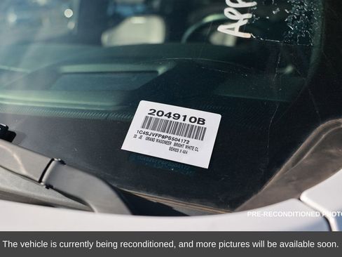 Used 2023 Jeep Grand Wagoneer Series II image 13