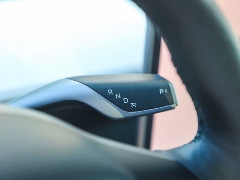 Used 2023 Tesla Model Y Long Range AWD/4WD image 18