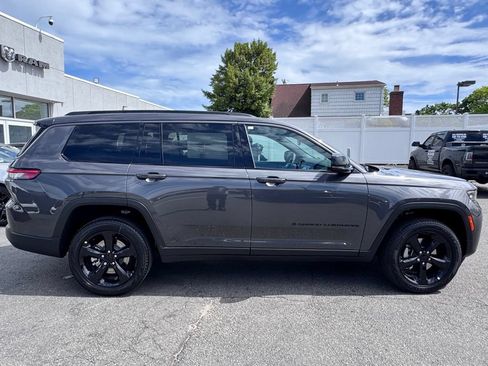 New 2026 Jeep Grand Cherokee L Limited w/ Limited Altitude Package AWD/4WD image 8
