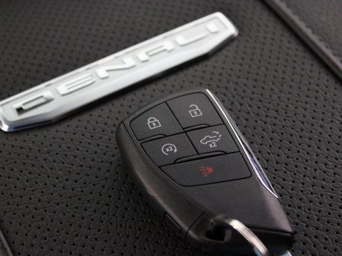 Used 2025 GMC Sierra 2500 Denali w/ Denali Reserve Package image 32