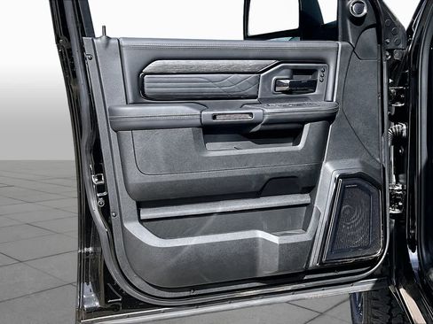 New 2026 RAM 2500 Limited AWD/4WD image 10