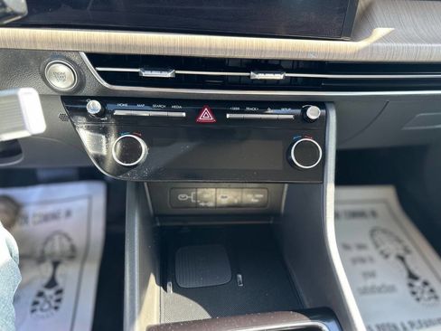 Used 2025 Hyundai Sonata SEL FWD image 8