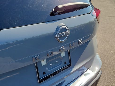 New 2026 Nissan Rogue SV image 7