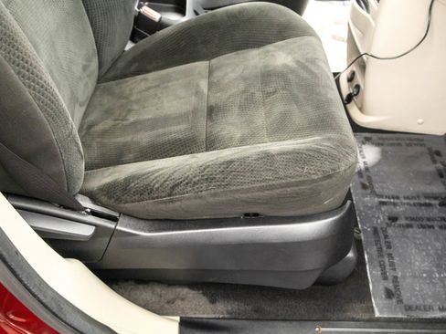 Used 2016 Dodge Grand Caravan American Value Package image 39