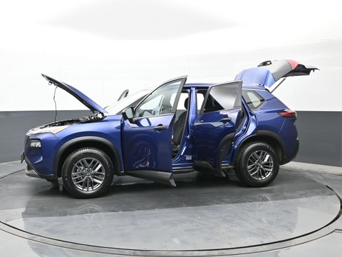 Used 2023 Nissan Rogue S image 44