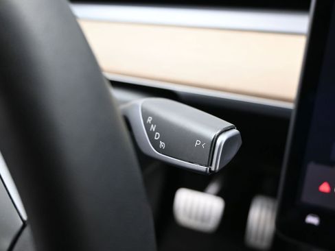 Used 2022 Tesla Model Y Performance image 15