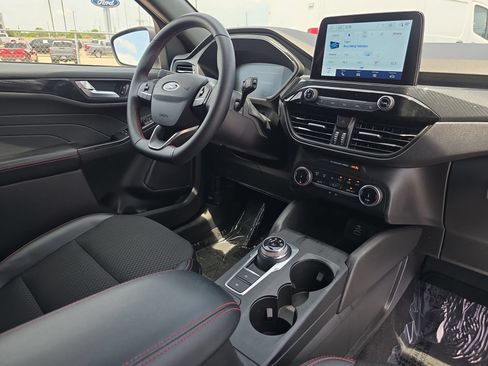 Used 2025 Ford Escape ST-Line FWD image 17