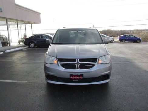 Used 2013 Dodge Grand Caravan SXT FWD image 4