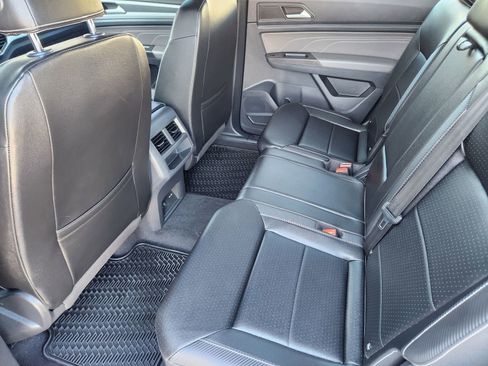 Used 2022 Volkswagen Atlas Cross Sport SEL R-Line image 33