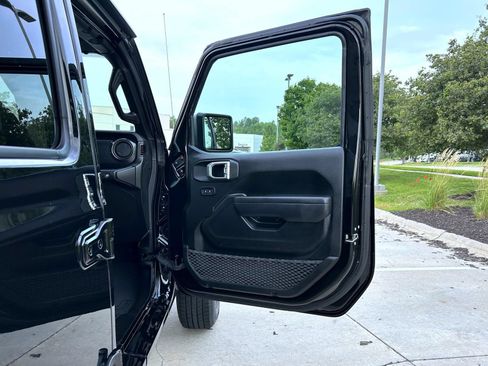 Used 2022 Jeep Wrangler Unlimited Sport AWD/4WD image 16