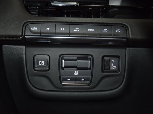 Used 2024 Cadillac Escalade ESV Premium Luxury w/ Performance Package image 38