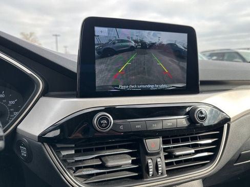 Certified 2022 Ford Escape SE w/ SE Sport Appearance Package image 20