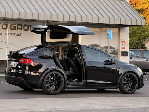 Used 2016 Tesla Model X 75D AWD/4WD image 8