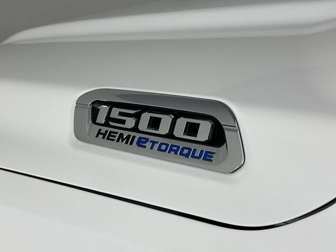 Used 2024 RAM 1500 Laramie AWD/4WD image 28