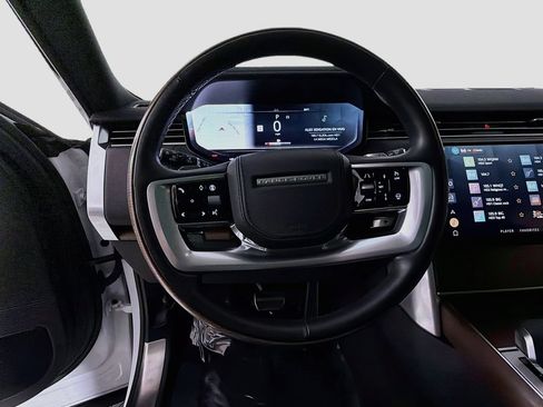 Used 2024 Land Rover Range Rover Long Wheelbase SE AWD/4WD image 11