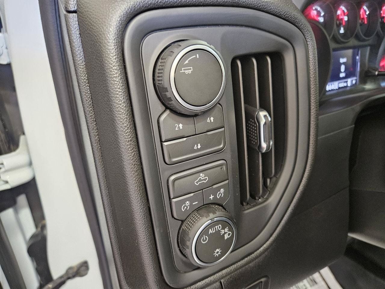 Used 2026 Chevrolet Silverado 3500 W/T AWD/4WD image 11