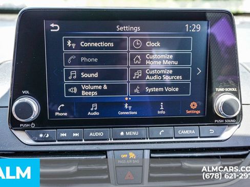 Used 2025 Nissan Altima 2.5 SV FWD image 33