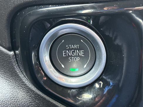 Used 2025 Chevrolet Silverado 1500 RST w/ Redline Edition AWD/4WD image 39