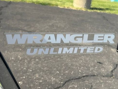 Used 2016 Jeep Wrangler Unlimited Sahara AWD/4WD image 44