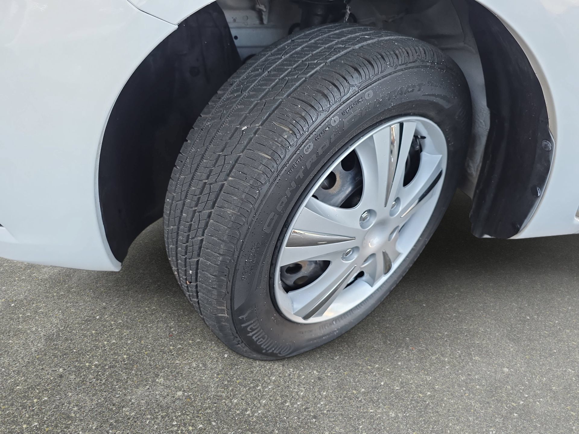 Used 2019 Nissan Versa SV FWD image 29