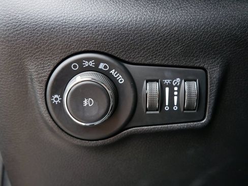 Used 2025 Jeep Compass Limited AWD/4WD image 16