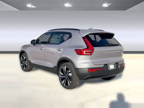 New 2026 Volvo XC40 B5 Ultra w/ Climate Package image 3