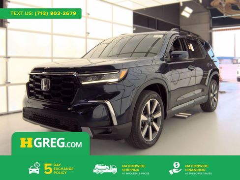Used 2024 Honda Pilot Touring image 1
