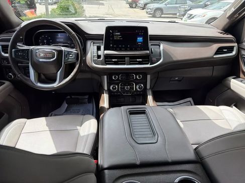 Used 2023 GMC Yukon SLT w/ SLT Premium Package AWD/4WD image 12