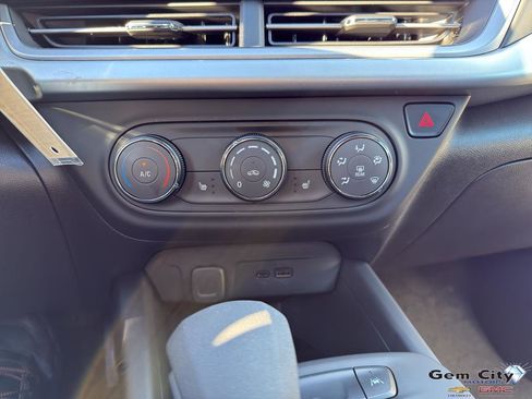 New 2026 Chevrolet Trax RS image 20