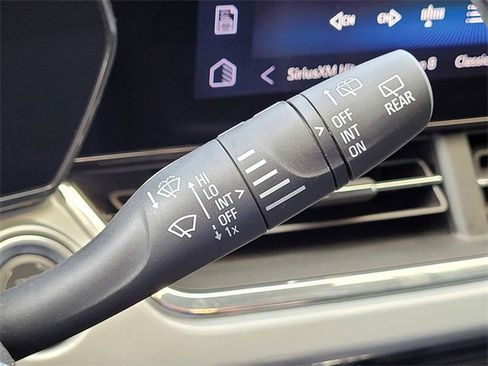 Used 2025 Chevrolet Trax LT w/ Driver Confidence Package image 31