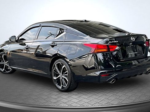 Used 2024 Nissan Altima 2.5 SR FWD image 3