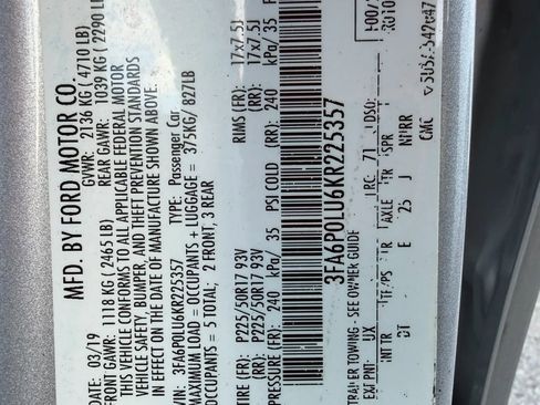 Used 2019 Ford Fusion SE FWD image 30