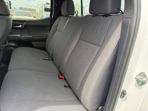 Used 2019 Toyota Tacoma TRD Off-Road w/ Technology Package AWD/4WD image 16