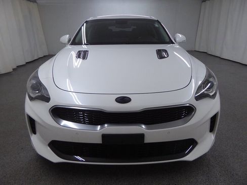 Used 2019 Kia Stinger image 2