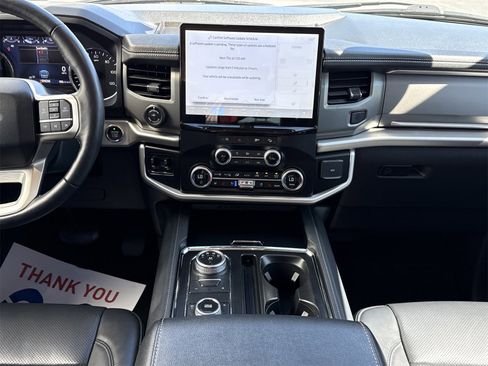Certified 2024 Ford Expedition XLT image 12