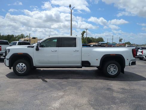 Certified 2026 GMC Sierra 3500 Denali Ultimate AWD/4WD image 7