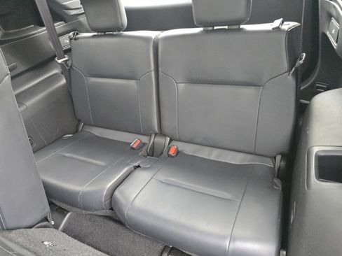 Used 2024 Mitsubishi Outlander SE image 13