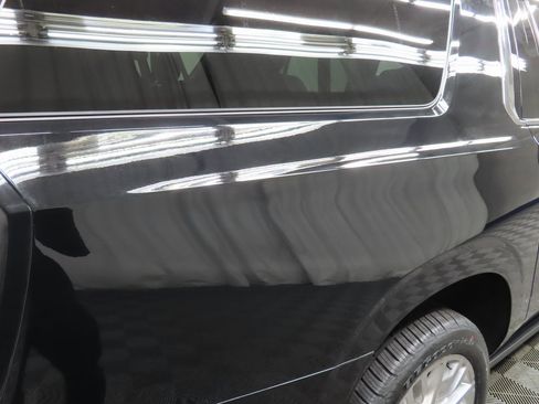 Used 2024 Chevrolet Suburban High Country image 34