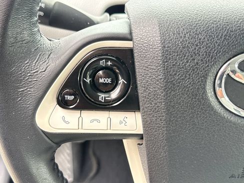 Used 2018 Toyota Prius Four w/ Advanced Technology Package FWD image 19