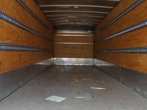 Used 2016 Ford F750 2WD Regular Cab Super Duty image 30