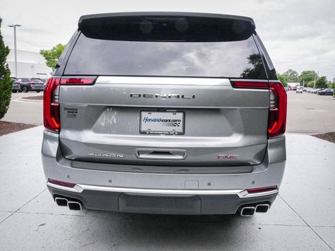 Used 2026 GMC Yukon Denali w/ Sun & Power Step Package AWD/4WD image 9