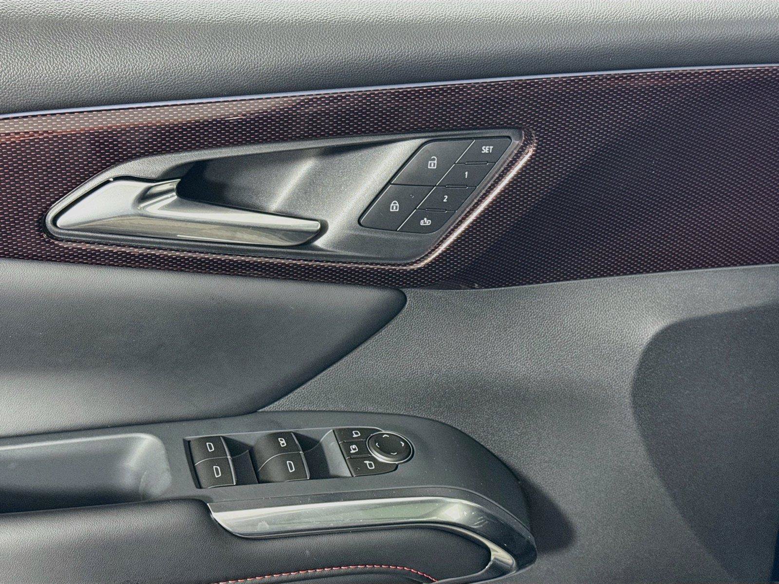 New 2027 Chevrolet Traverse RS AWD/4WD image 12