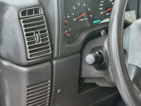 Used 2002 Jeep Wrangler SE AWD/4WD image 10