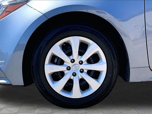 Used 2025 Toyota Corolla LE FWD image 10