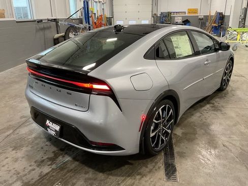 New 2025 Toyota Prius Plug-In Hybrid image 6