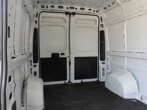 Used 2025 RAM ProMaster 2500 w/ Convenience Group FWD image 18