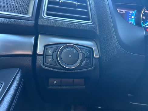 Used 2018 Ford Explorer XLT w/ Equipment Group 202A image 14