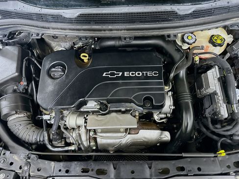 Used 2018 Chevrolet Cruze LT w/ Convenience Package image 30