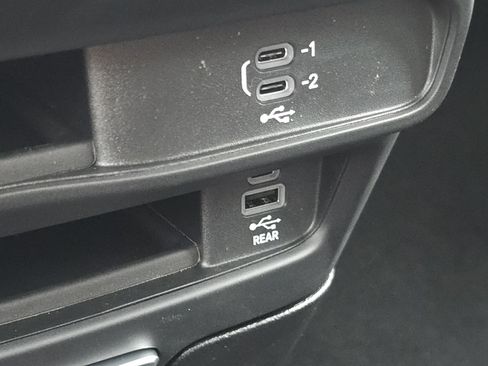 New 2026 Chrysler Pacifica Select image 10